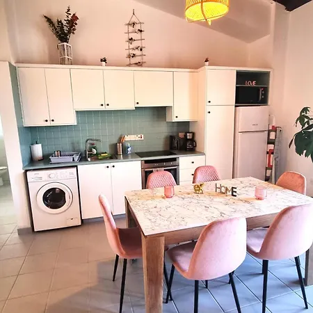Lovely 1br In Old Town - Center & 4min To * Scala